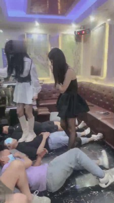 【网盘】【七月大大】轰趴ktv教女同学们群调狗 bf16664