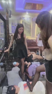 【网盘】【七月大大】轰趴ktv教女同学们群调狗 bf16664