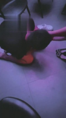 【网盘】【开发素人】KTV让女王蹂躏 bf16741