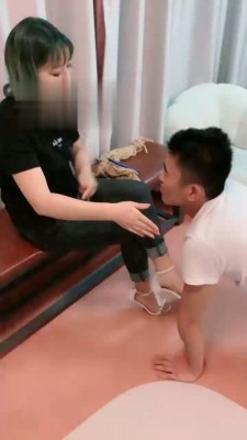 【网盘】【馨爷】漂亮御姐暴力虐打 bf17400