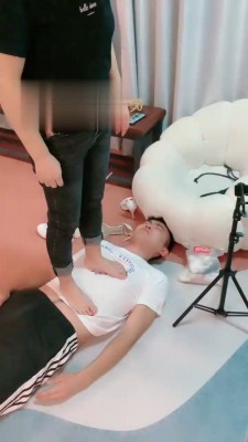 【网盘】【馨爷】漂亮御姐暴力虐打 bf17400