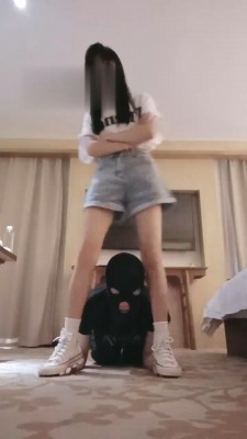 【网盘】【十言】00后S帆布鞋白袜羞辱场 bf17390