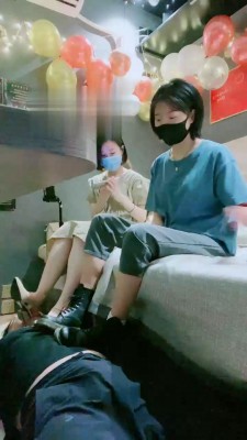 【网盘】【美离子】KTV双S蹂躏虐打脚下奴【双视角版】 bf17443