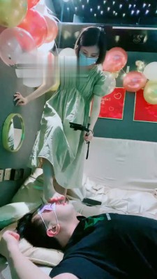 【网盘】【美离子】KTV双S蹂躏虐打脚下奴【双视角版】 bf17443