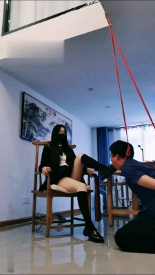 【网盘】【猫神大人】学生S长靴吊绑老师虐【双视角版】 bf17686