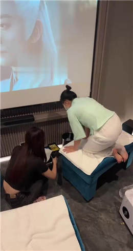 【网盘】【橘子没熟】闺蜜伺候我和技师JS22090402