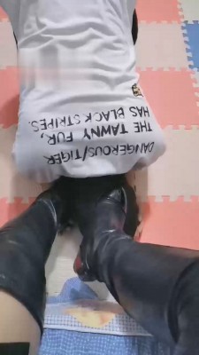 【网盘】【暖暖】工厂小妹强制踢踹废物狗 bf18082