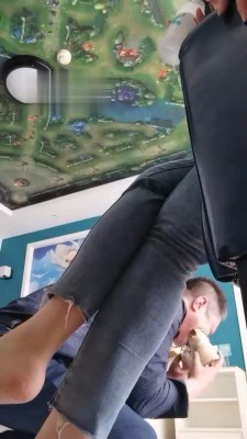 【网盘】【奶欲】严厉场-袜子塞狗嘴 bf18514