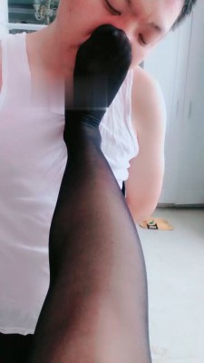 【网盘】【兔粉粉】高跟黑丝踩 bf18121