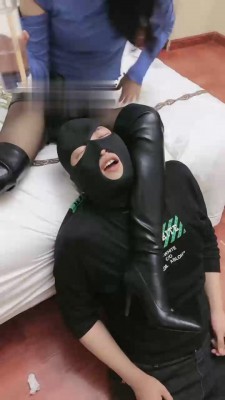 【网盘】【初见】长靴腿绞窒息专场 bf18242