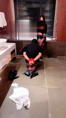 【网盘】【仙女殿下】长靴高跟狠踩狗 bf18604