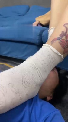 【网盘】【月月S】精神小妹短靴白袜辱狗 bf18667