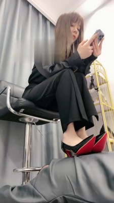 【网盘】【樱桃大大】美腿高跟踩脚垫 bf18730