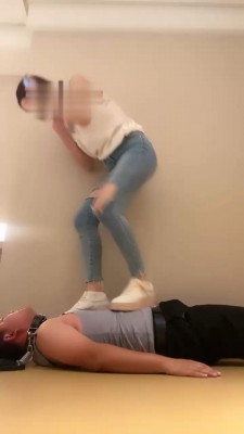 【网盘】【晨颜】小白鞋白袜全体重踩踏 bf18899