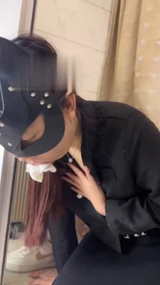 【网盘】【橘子没熟】强迫闺蜜吃自己的白袜 bf18898