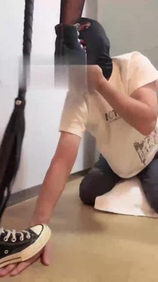 【网盘】【万一S】帆布鞋踩踏调教 bf18954