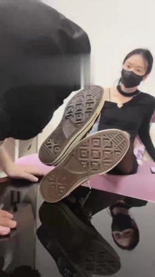 【网盘】【万一S】帆布鞋踩踏调教 bf18954