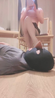 【网盘】【桃子老师】桌底下的废物 bf19162