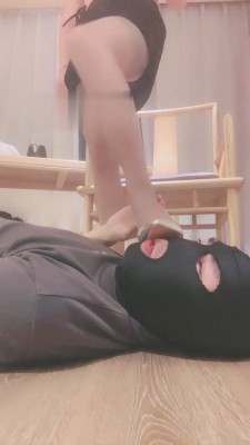 【网盘】【桃子老师】桌底下的废物 bf19162