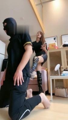 【网盘】【一嬛】长靴暴力踢踹耳光羞辱贱狗 bf19338