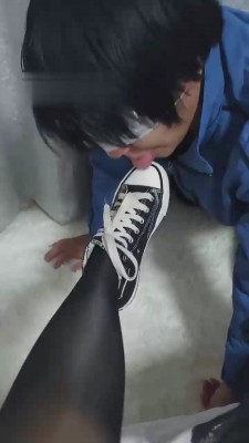 【网盘】【小奶味】帆布鞋黑丝虐 bf19388