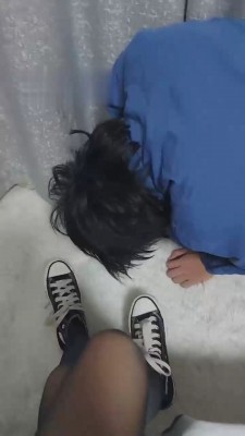 【网盘】【小奶味】帆布鞋黑丝虐 bf19388