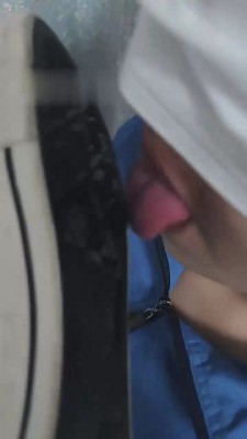 【网盘】【小奶味】帆布鞋黑丝虐 bf19388