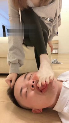 【网盘】【奶味茶茶】萝莉主脏鞋臭袜辱狗【完整版】 bf19465