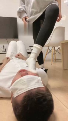 【网盘】【奶味茶茶】萝莉主脏鞋臭袜辱狗【完整版】 bf19465