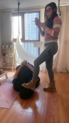 【网盘】【伊兮夫妻】反绑贱狗短靴重度跺 bf19608