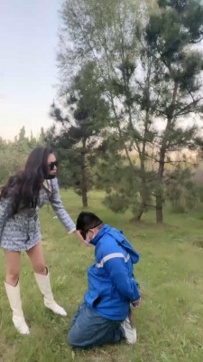 【网盘】【妆主大大】御姐范户外虐打 bf19686