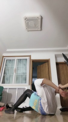 【网盘】【月影儿】兔女郎长靴黑丝虐打 bf19851