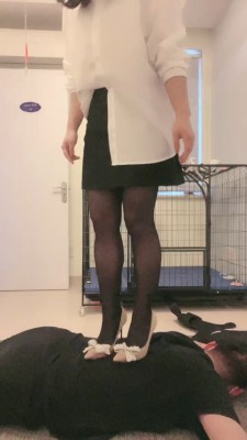 【网盘】【安静大大】全体重高跟平底鞋踩踏 bf19872