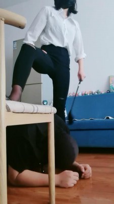 【网盘】【晴雨大大】高跟全体重重踩/踢裆 bf19921