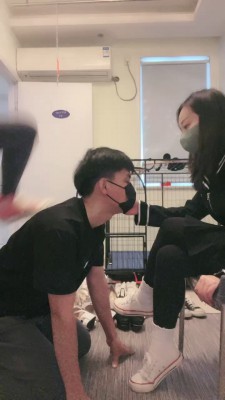 【网盘】【安静大大】母女S耳光/踩踏/舔鞋【三视角版】 bf19913