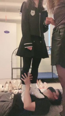 【网盘】【安静大大】母女S耳光/踩踏/舔鞋【三视角版】 bf19913