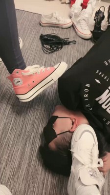 【网盘】【安静大大】母女S耳光/踩踏/舔鞋【三视角版】 bf19913