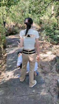 【网盘】【暴力美学】少女野外暴力拉练 bf20004