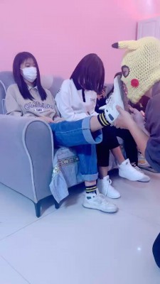 【网盘】【精神小妹】精彩-素人群调原味鞋袜辱狗 bf20125