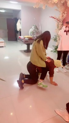 【网盘】【精神小妹】精彩-素人群调原味鞋袜辱狗 bf20125