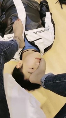 【网盘】【辣妹】小奶狗恋足调  JS22110101