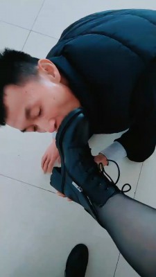 【网盘】【魅影女神】短靴原味黑丝辱狗 bf20193