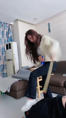 【网盘】【麋鹿银儿】偷拍素人闺蜜惩罚男友 bf20213