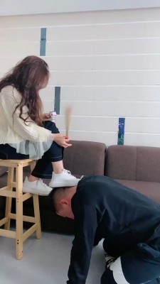 【网盘】【麋鹿银儿】偷拍素人闺蜜惩罚男友 bf20213