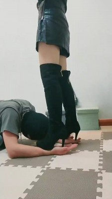 【网盘】【九歌】长靴肉丝踩虐狗 bf20222