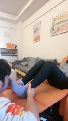 【网盘】【奈奈生】健身后原味鞋袜脚辱 bf20242