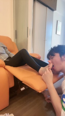 【网盘】【奈奈生】健身后原味鞋袜脚辱 bf20242