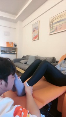 【网盘】【奈奈生】健身后原味鞋袜脚辱 bf20242