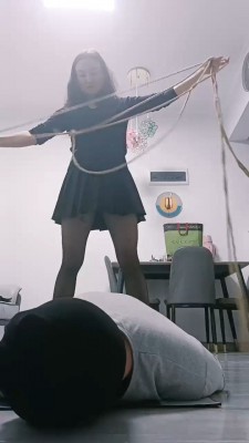 【网盘】【飞扬女王】转胯骑马耳光捆绑踩 bf20381