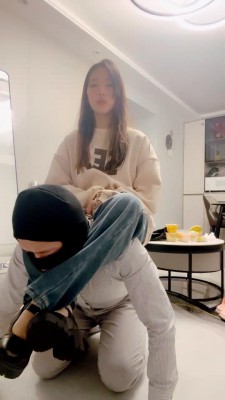 【网盘】【叶子】调教贱狗舔鞋皮鞭抽脸 bf20366